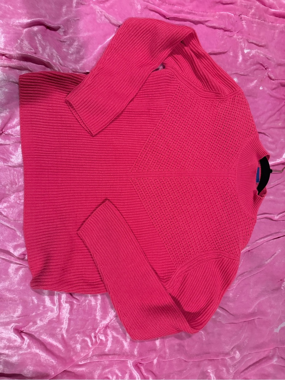 Pictures Hot Pink Knit Sweater — L- VINTAGE